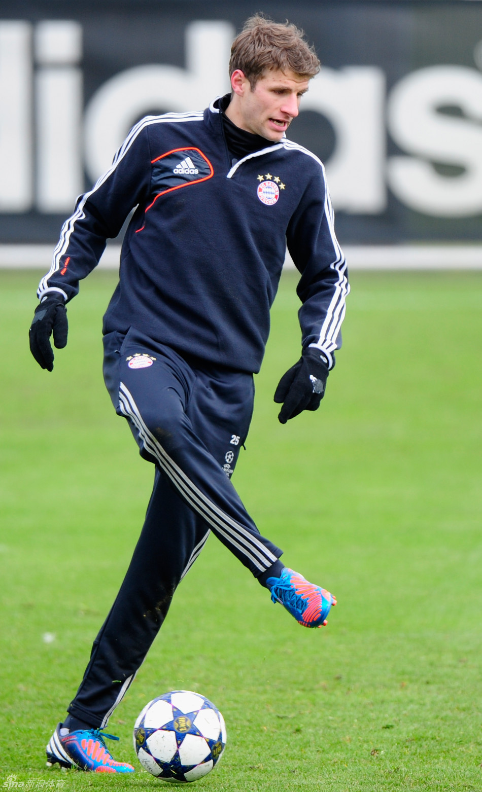 电竞赛事-包含今晚体能课后，孟菲斯灰熊状态回暖备战欧冠，气氛紧张，赛程密集仍需轮换的词条