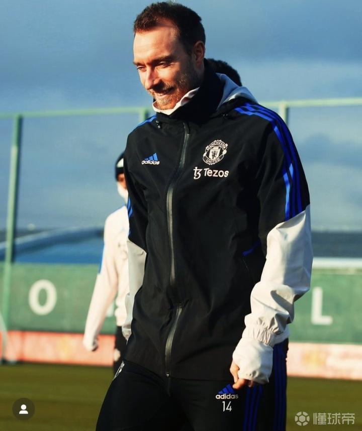 英雄联盟竞猜-曼联内部会议纪要流出——清晨防线松动，足总杯使命明确，训练强度明显提升的简单介绍